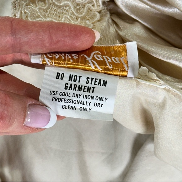 Lorrie Kabala vintage lace gown puff sleeve mermaid ivory size 10 - Picture 11 of 16